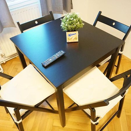 Urban City Apartment - Contactless Check-In เวียนนา ภายนอก รูปภาพ