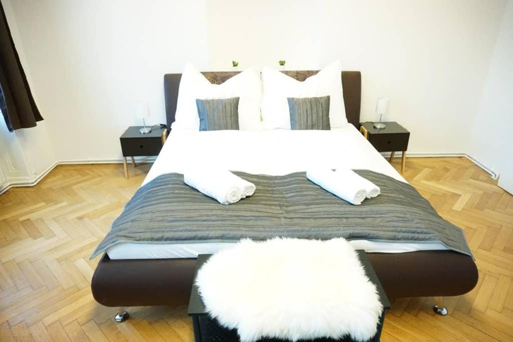 Urban City Apartment - Contactless Check-In เวียนนา ภายนอก รูปภาพ