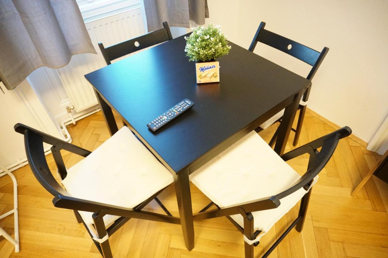 Urban City Apartment - Contactless Check-In เวียนนา ภายนอก รูปภาพ
