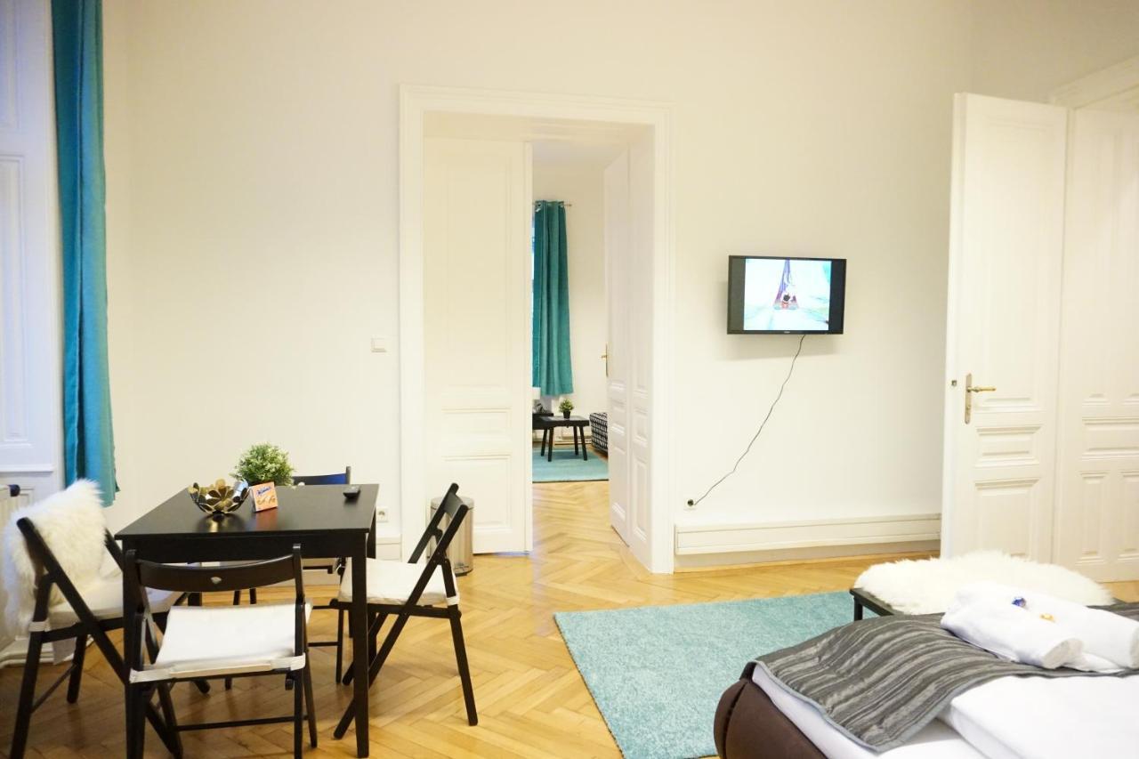 Urban City Apartment - Contactless Check-In เวียนนา ภายนอก รูปภาพ